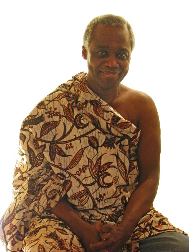 Charles Adjetey im afrikanischen Outfit
